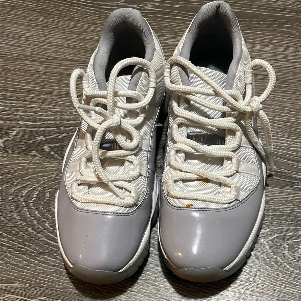Jordan Athletic Shoes White and Silver